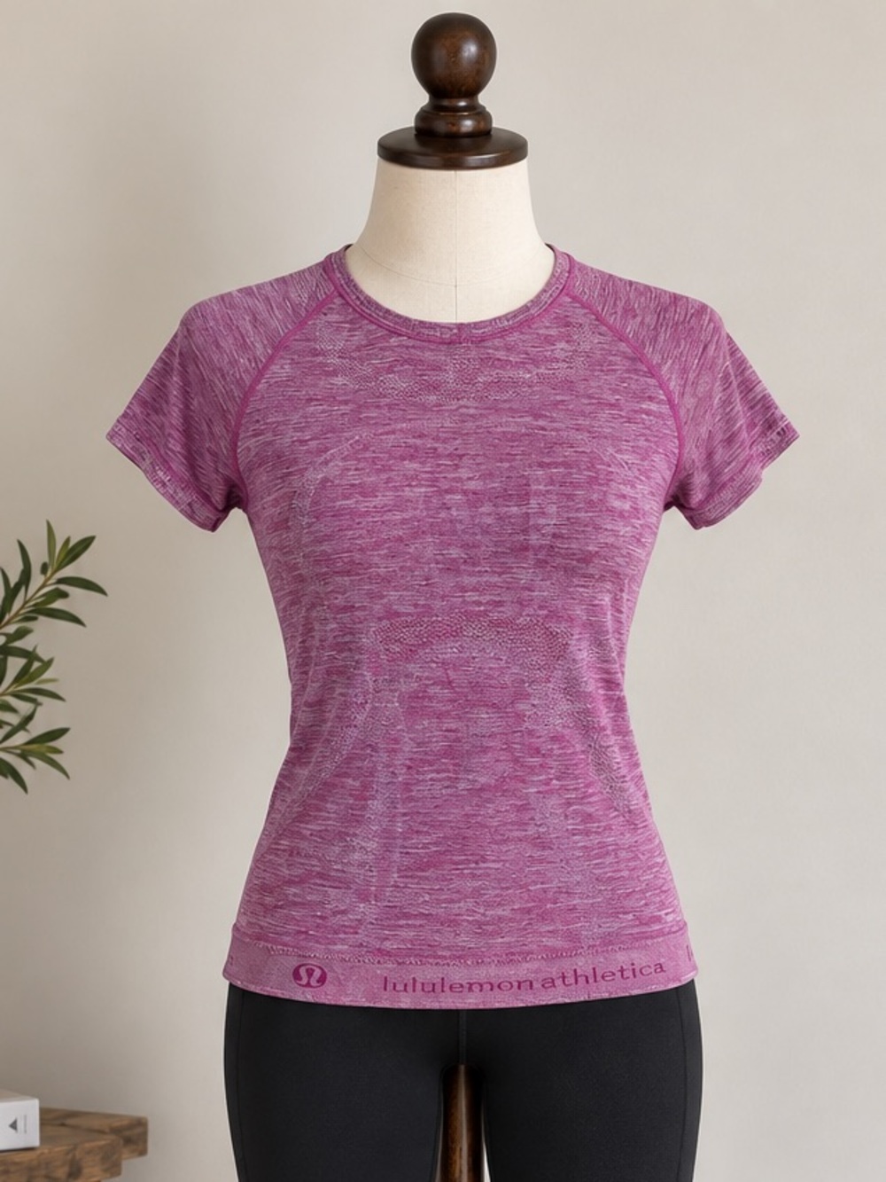 Lululemon Swiftly Tech Short Sleeve Top 8 Purple Running Seamless Athleisure